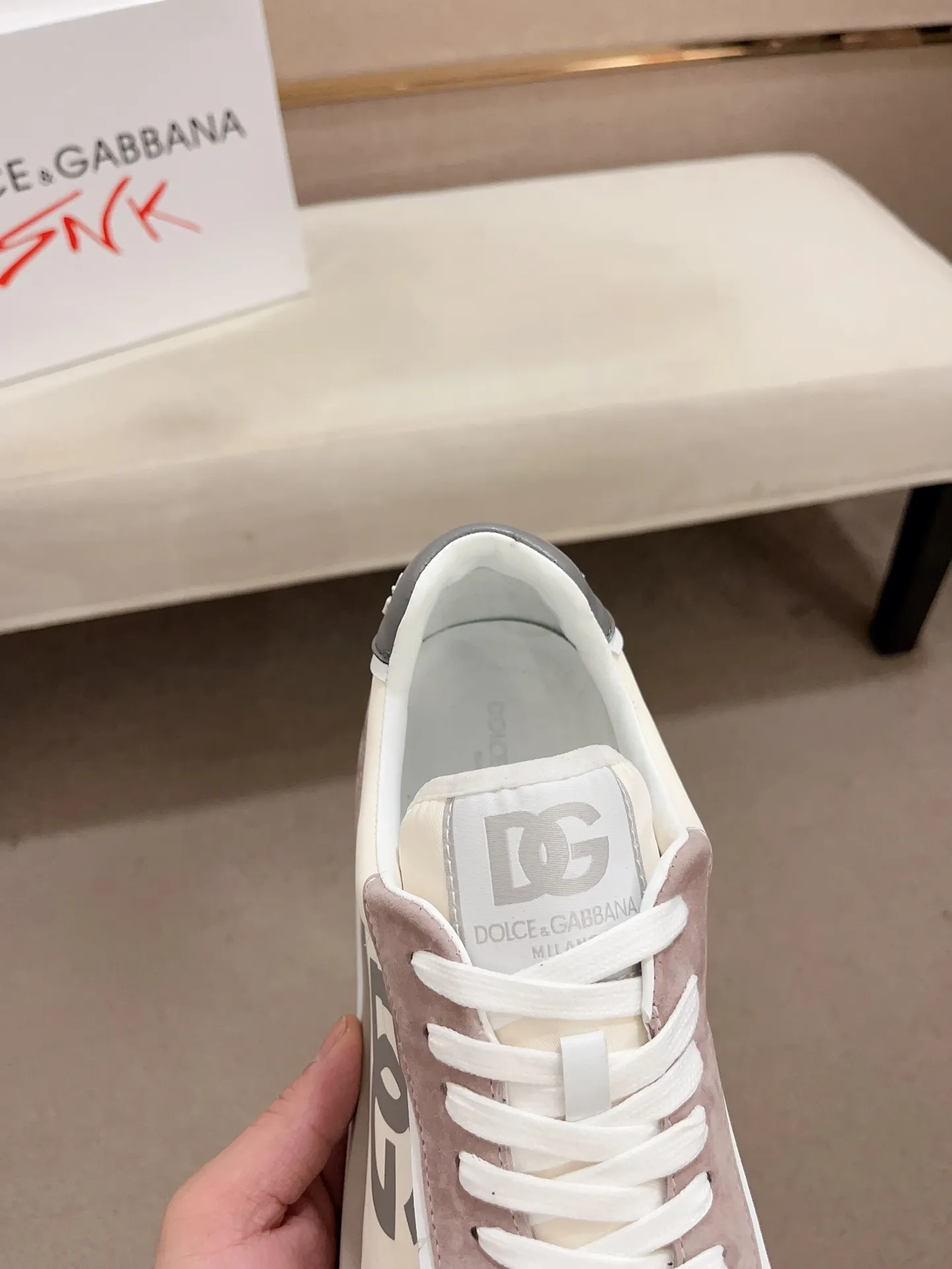 Factory price: 420💰Counter quality, [Proud] DG's latest casual, original quality men's shoes🤠Imported top layer💕Soft sheepskin lining [Proud] In terms of materials and workmanship, it beats all versions on the market💕Highest quality shipments Real photos🎬😇❤Fabrics and imported rubber materials highlight the unique charm of the brand😘The shoelaces are also original custom-made👻Classic lace-up shoes are very comfortable on the feet , code number 38-44 (45.46 can be customized)